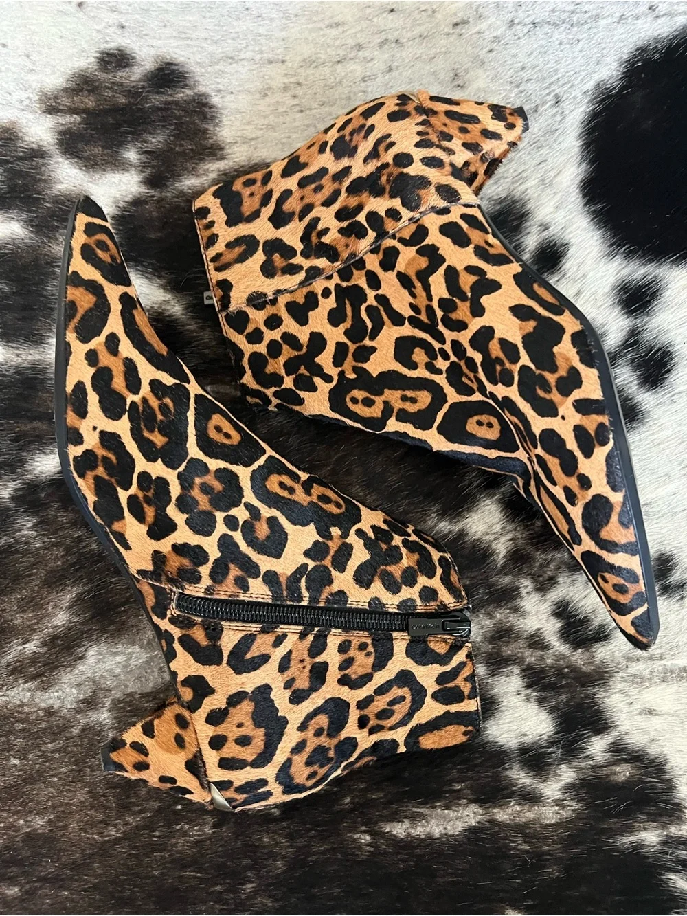 NWOT Calvin Klein Larissa kitten bootie